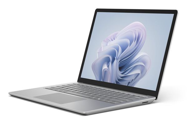 Microsoft Surface Laptop 6 Intel Core Ultra 5 135H 34.3 cm (13.5") Touchscreen 16 GB LPDDR5x-SDRAM 256 GB SSD Wi-Fi 6E (802.11ax) Windows 11 Pro Platinum