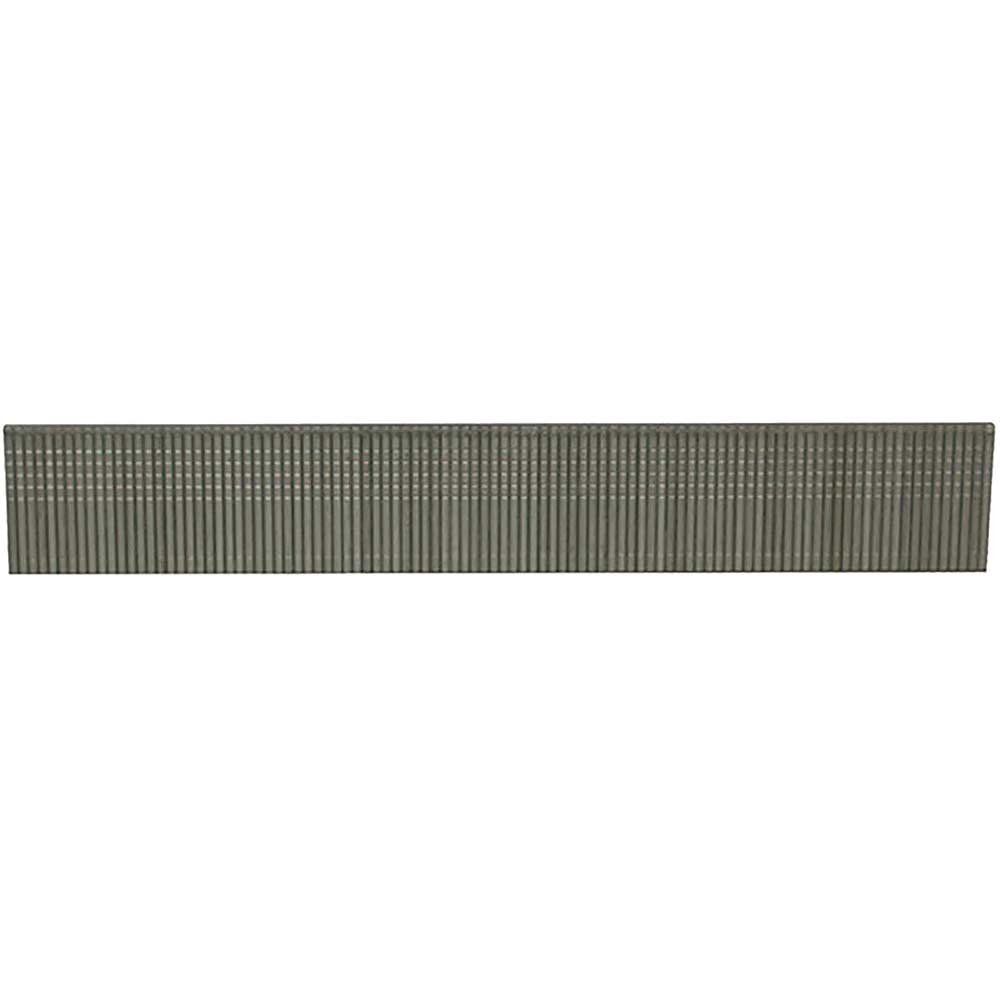 Makita 18 Gauge Brad Nails 30mm Pack of 5000 - Image 1