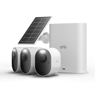 Arlo Ultra 3 Spotlight Camera (3-Pack) + Solar Panel