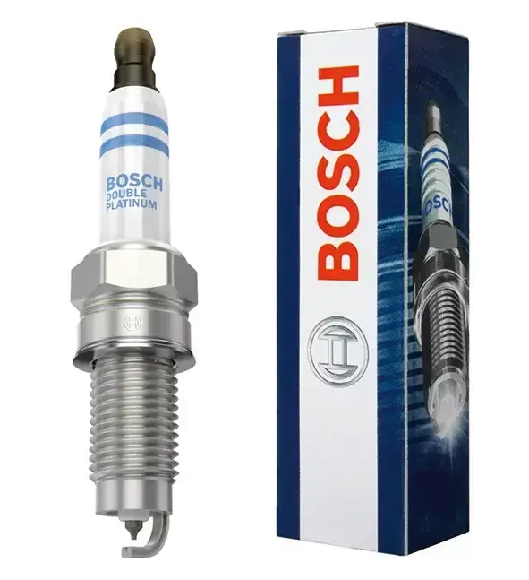 Bosch Platinum Spark Plug Yr7Lpp332W | 0242 135 510 | Euro Car Parts - Image 1
