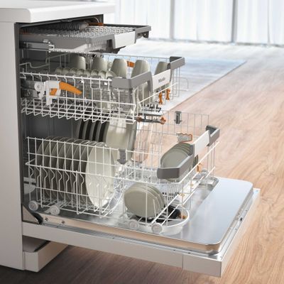 MIELE AutoDos G7040 SC Full-size WiFi-enabled Dishwasher - White, White