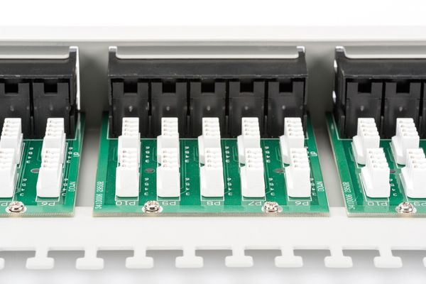 Digitus CAT 3 ISDN patch panel. unshielded. grey