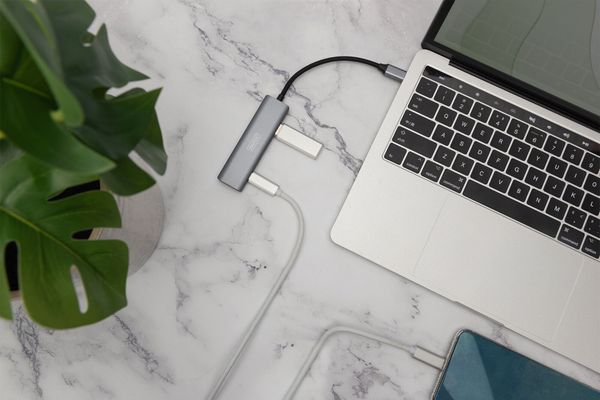 Digitus USB-C 4 Port HUB. 2x USB A + 2x USB-C