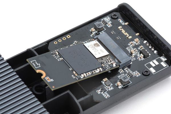 Digitus USB M.2 hard disk enclosure. SSD. external. NVMe. 40Gbps. USB