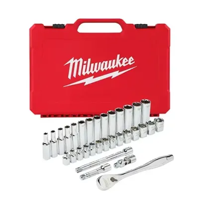 Milwaukee Four Flats 3/8 Drive 32Pc Ratchet & Socket Set -Metric | 4932464945 | Euro Car Parts