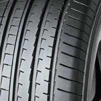 Yokohama Advan V61B ( 225/65 R17 102V )