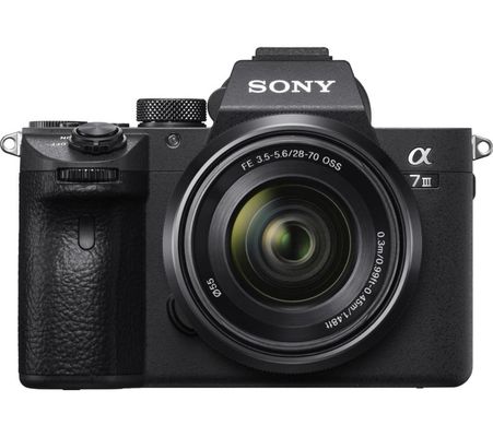 Sony α 7 III + 28-70mm MILC 24.2 MP CMOS 6000 x 4000 pixels Black