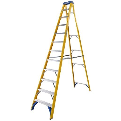 Werner Werner Fibreglass Swingback Stepladder Trade 12 Tread - Image 1