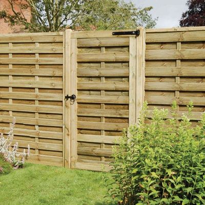Europa Plain Gate 900mm x 1.8m