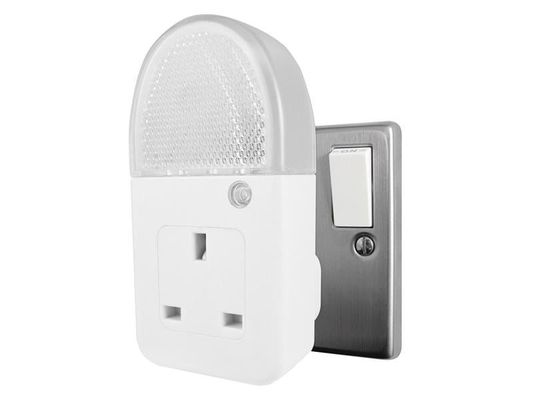 Uni-Com Plug-Through Night Light FS-GY03