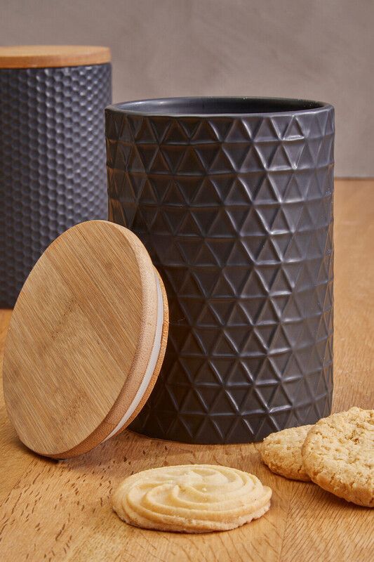 Geome 750ml Matte Black Canister - Black - Image 1