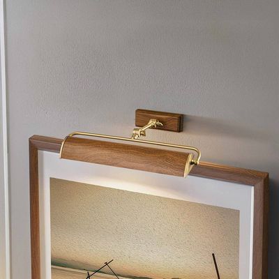Elstead Winchfield wall light, width 45 cm, wood-coloured/brass