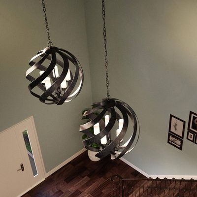 Quintiesse Blacksmith pendant light, Ø 66 cm, black, 5-bulb, IP44