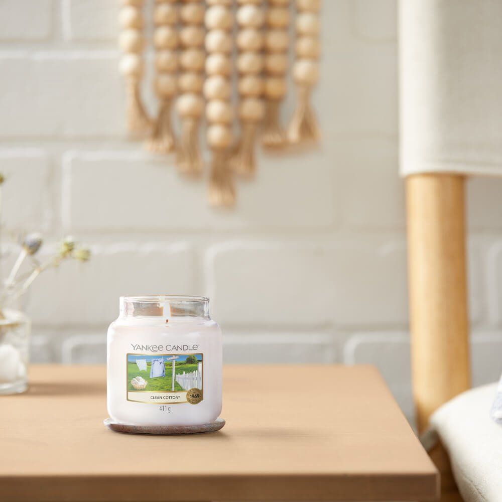 Yankee Candle Original Medium Jar Scented Candle Clean Cotton - White / 2 - Image 1