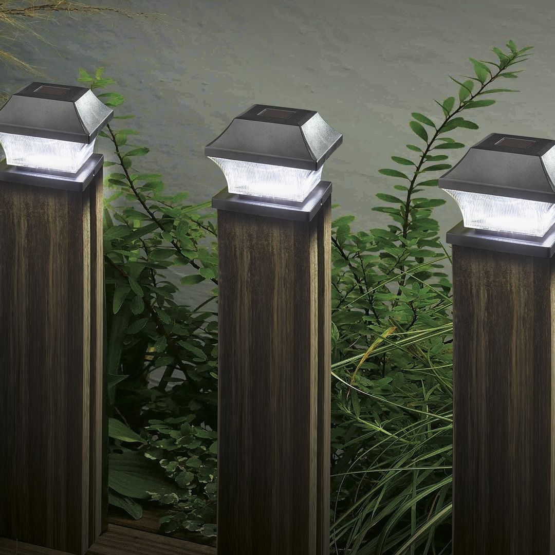 SuperBright LED Solar Post Light (4 Pack) White Black - Image 1