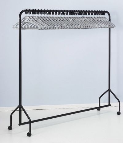 VFM Black Garment Rail With 30 Grey Hangers 311418