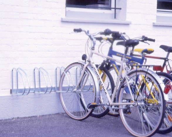 VFM Aluminium Wall/Floor Mounted 4-Bike Cycle Rack 320079 - Image 1