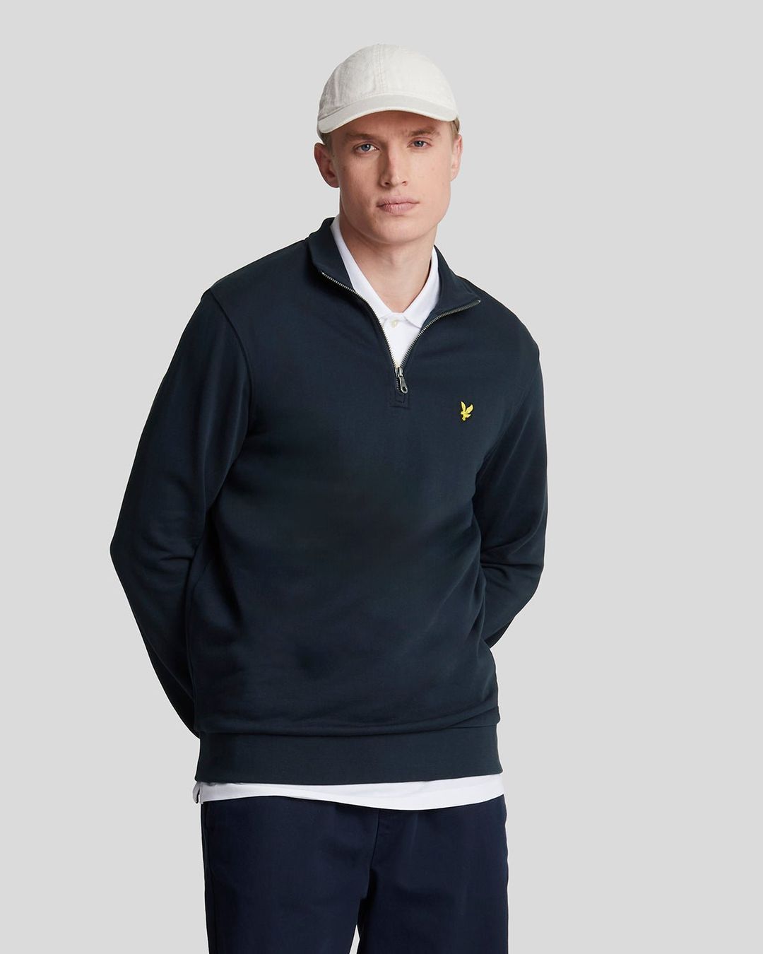 Lyle & Scott Men's Loopback 1/4 Zip Sweatshirt in Dark Navy - Image 1