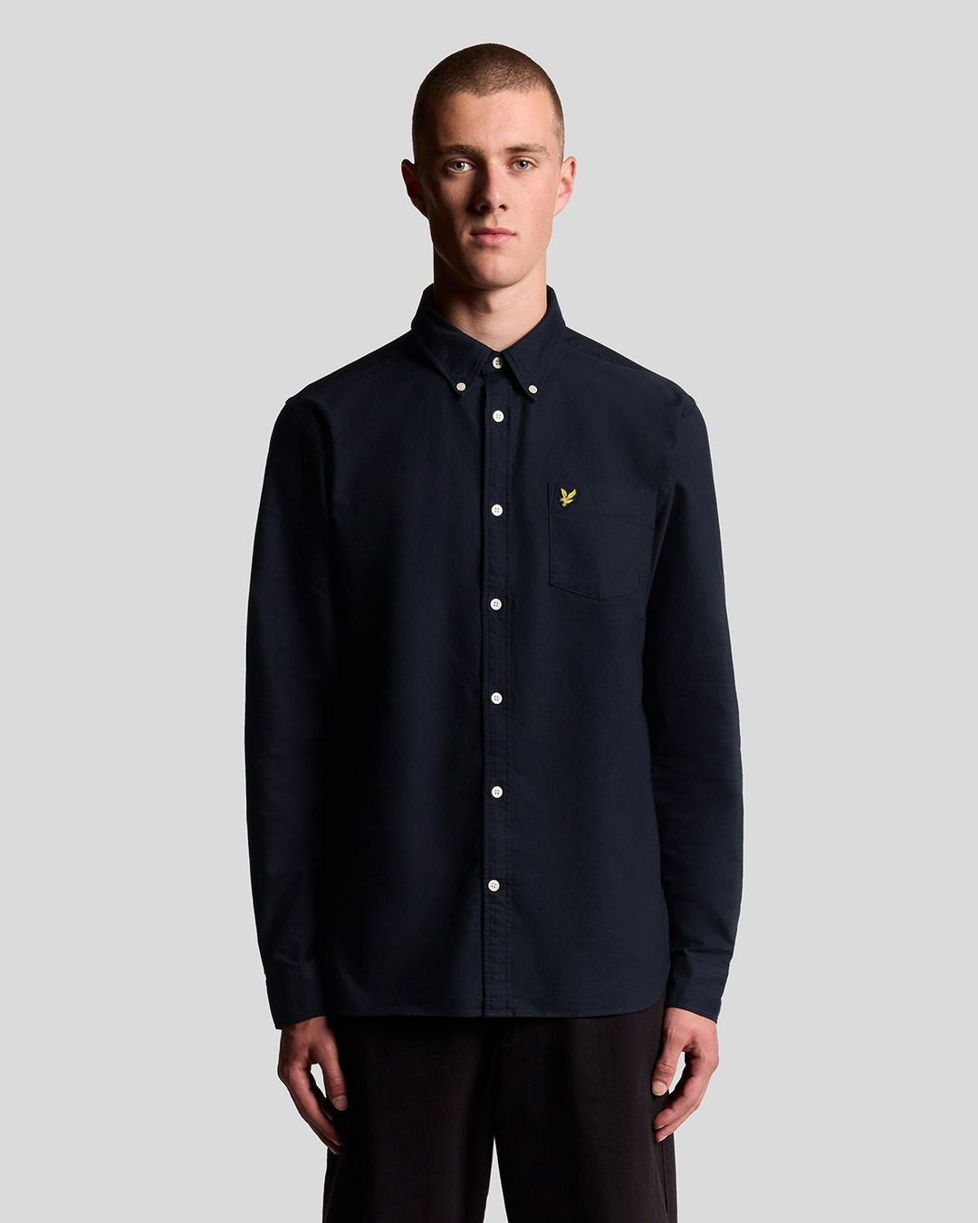 Lyle & Scott Men's Cotton Oxford Shirt in Dark Navy - Image 1