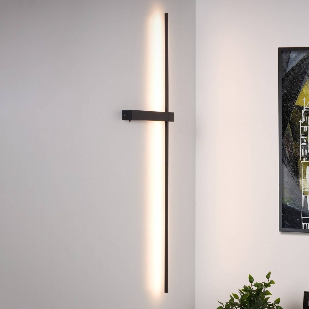 Lucide LED wall light Segin, height 90 cm, 10W, black, aluminium - Image 1