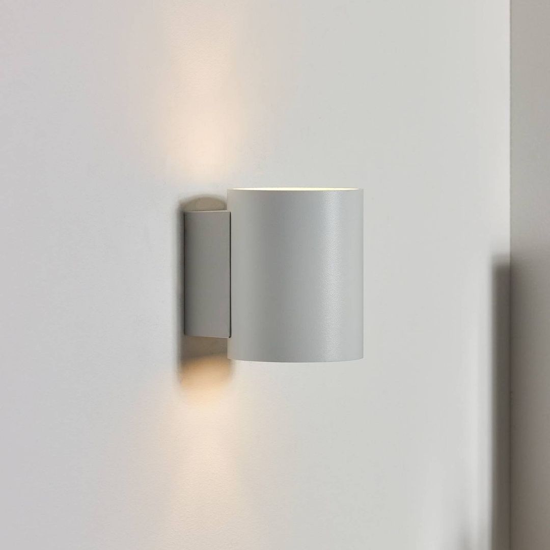Lucide Xera wall light, white, Ø 8 cm, up/downlight, aluminium - Image 1