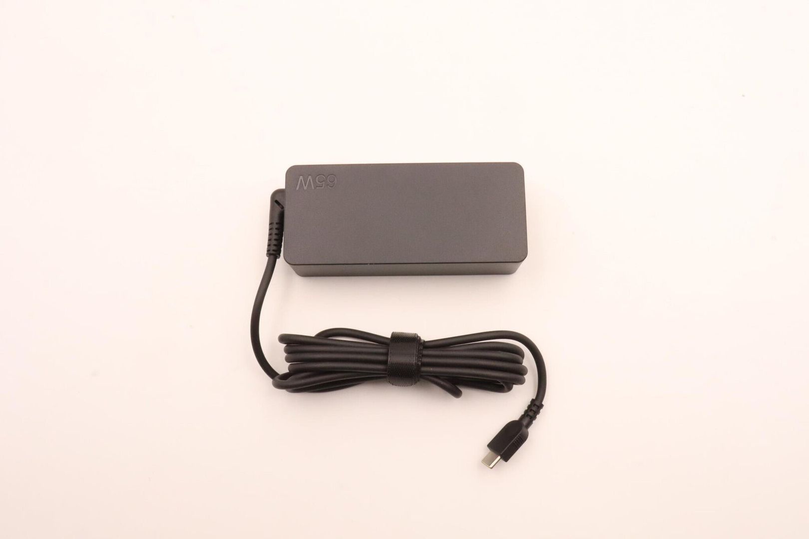 Lenovo 5A10W86254 power adapter/inverter Indoor 65 W Black - Image 1