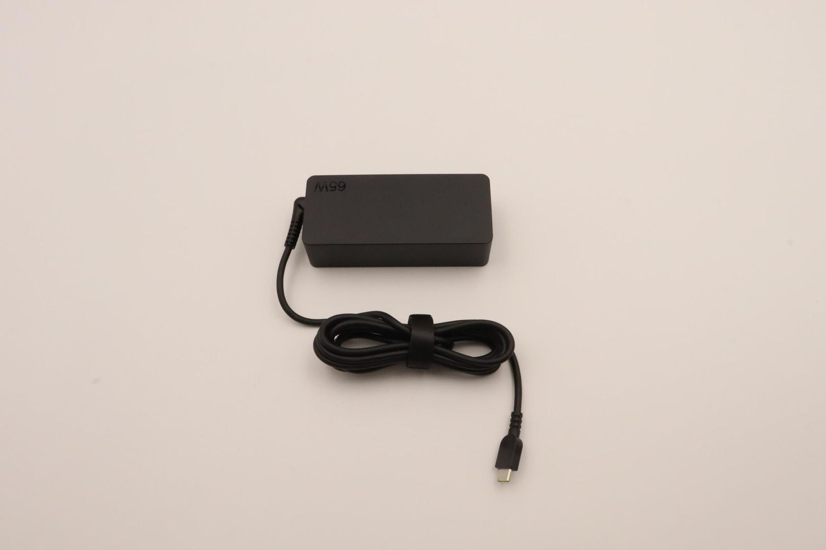 Lenovo 5A10W86250 power adapter/inverter Indoor 65 W Black - Image 1