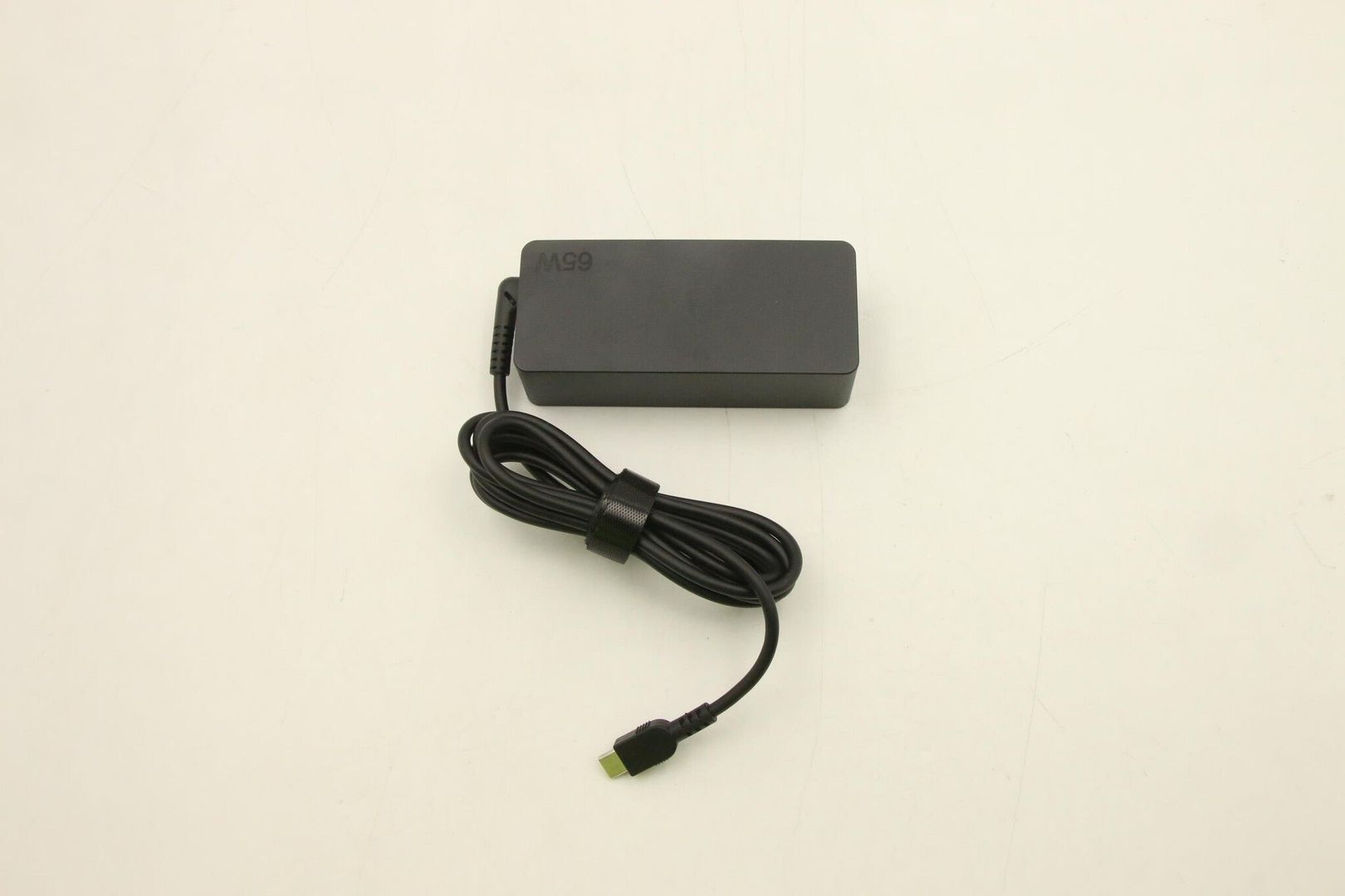 Lenovo 5A10W86302 power adapter/inverter Indoor 65 W Black - Image 1
