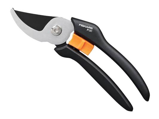 Fiskars 1057160 P121 Solid™ Bypass Pruner - Thumbnail 2