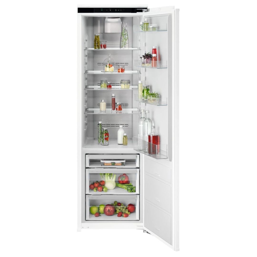 AEG 9000 Series 200 Litre In-column Integrated Fridge - Image 1