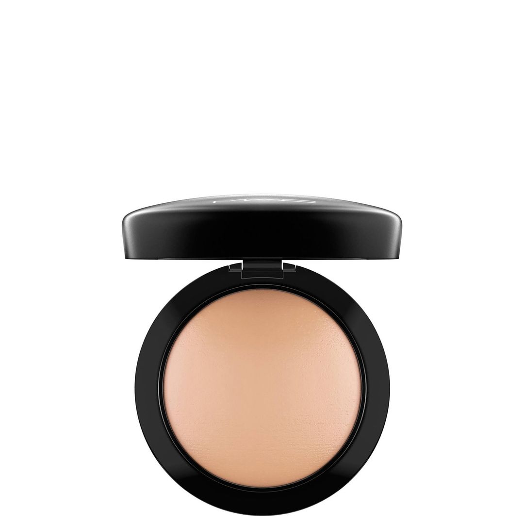 MAC Mineralize Skinfinish Natural Powder (Various Shades) - Medium Golden - Image 1