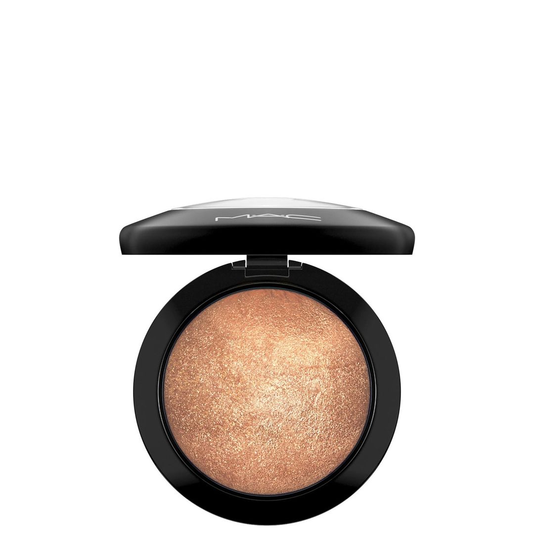 MAC Mineralize Skinfinish Highlighter (Various Shades) - Gold Deposit - Image 1