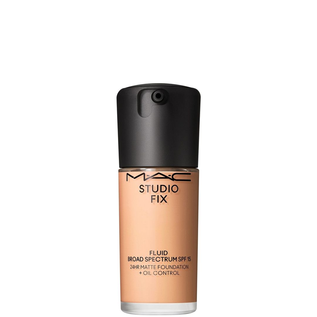 MAC Studio Fix Fluid Foundation Broad Spectrum SPF15 30ml (Various Shades) - NW20 - Image 1