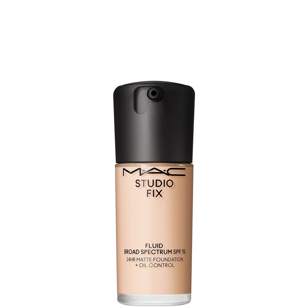 MAC Studio Fix Fluid Foundation Broad Spectrum SPF15 30ml (Various Shades) - NC10 - Image 1