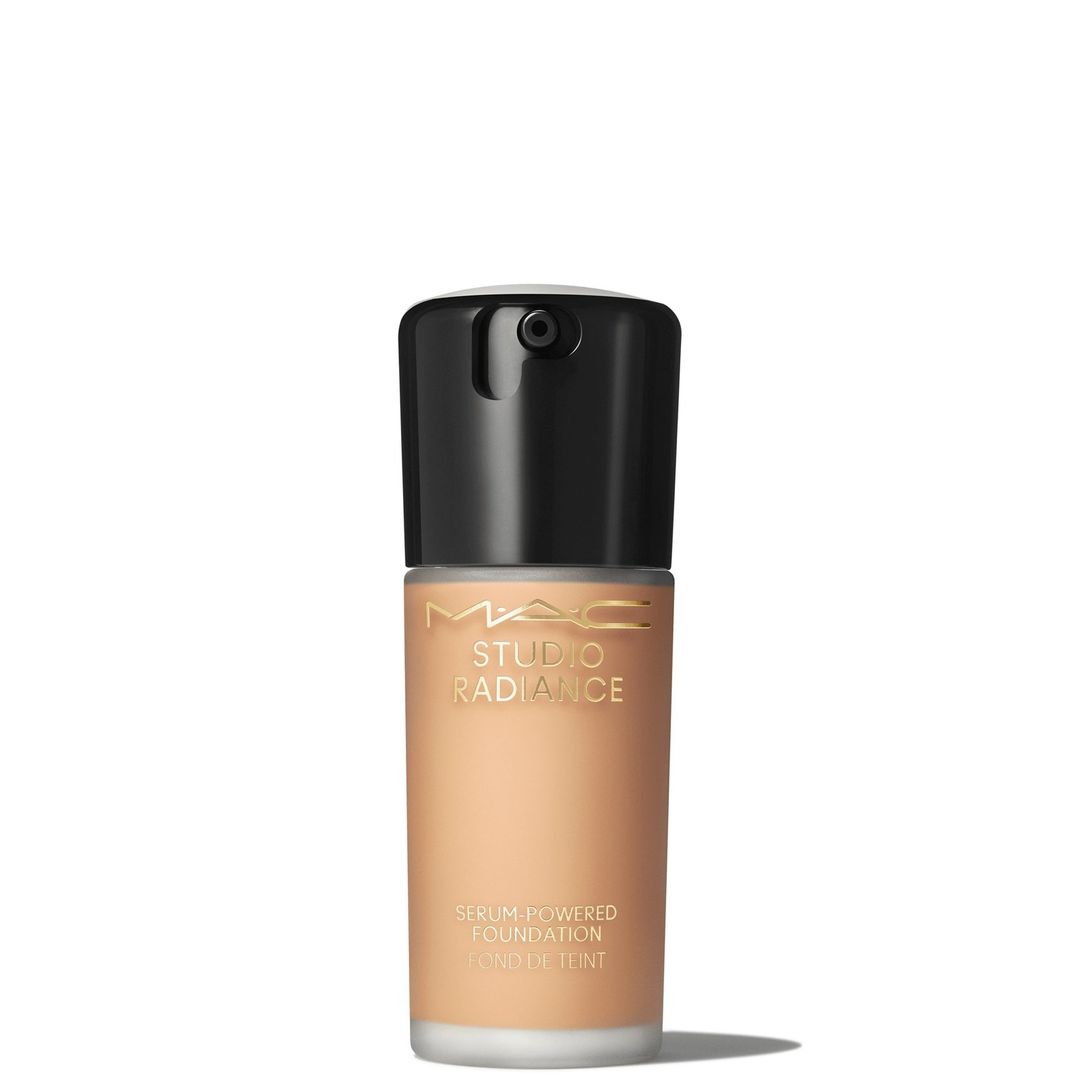 MAC Studio Radiance Serum Powered Foundation 30ml (Various Shades) - NC27 - Image 1