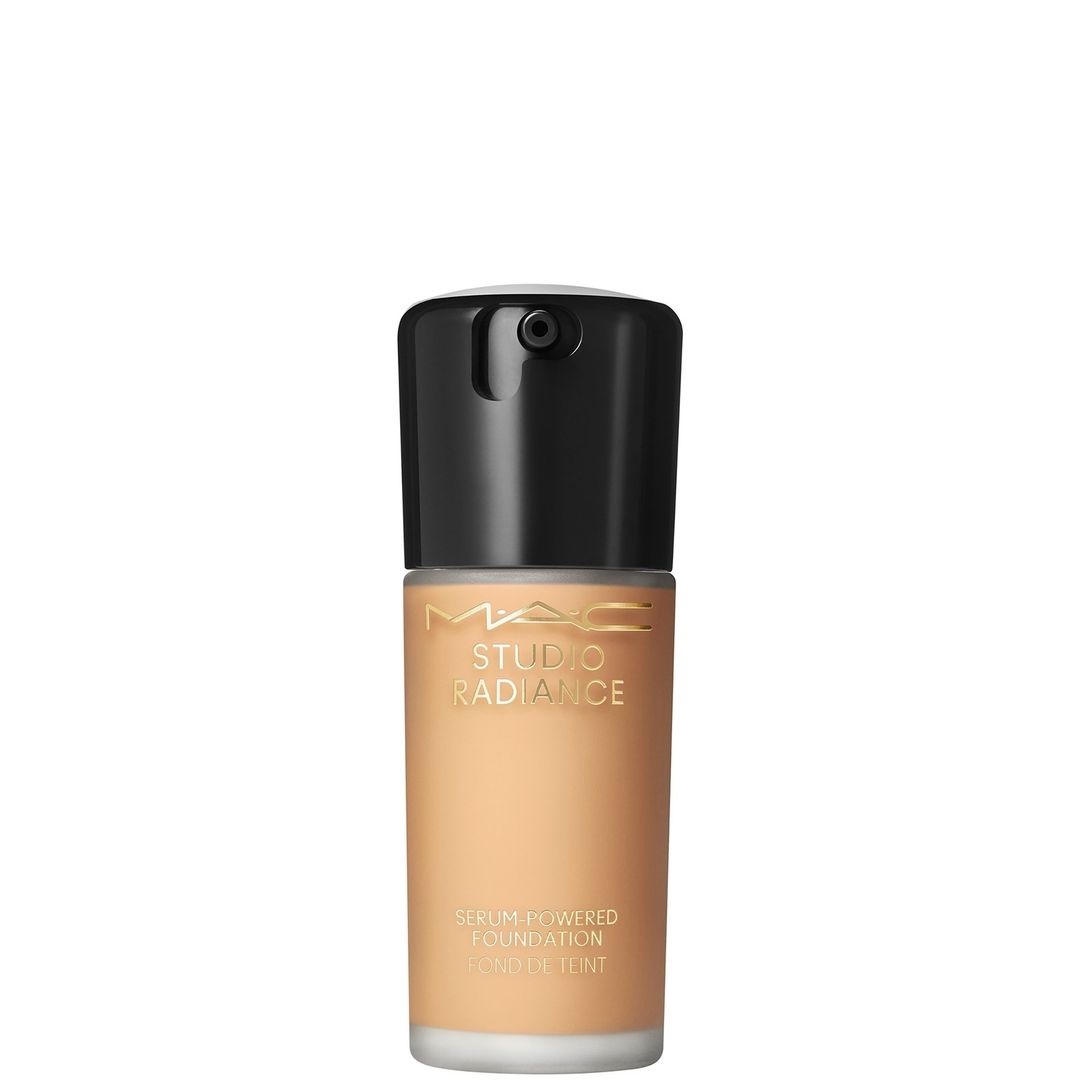 MAC Studio Radiance Serum Powered Foundation 30ml (Various Shades) - NC40 - Image 1