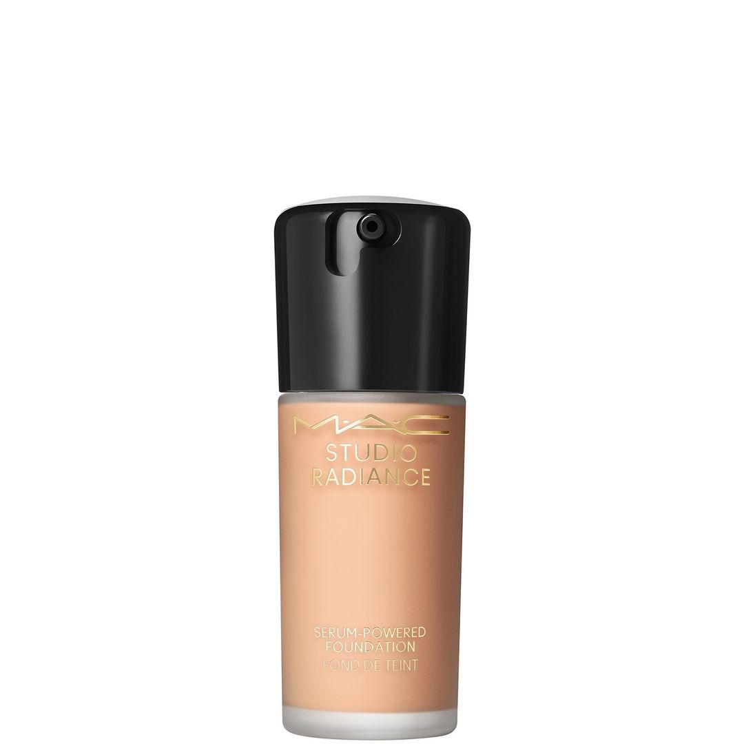 MAC Studio Radiance Serum Powered Foundation 30ml (Various Shades) - NW25 - Image 1
