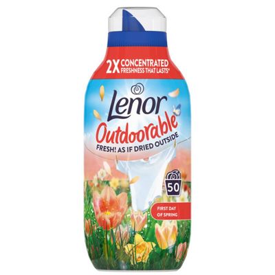 Lenor Outdoorable Fresh Fabric Conditioner - 700ml / First Day of Spring - Thumbnail 2