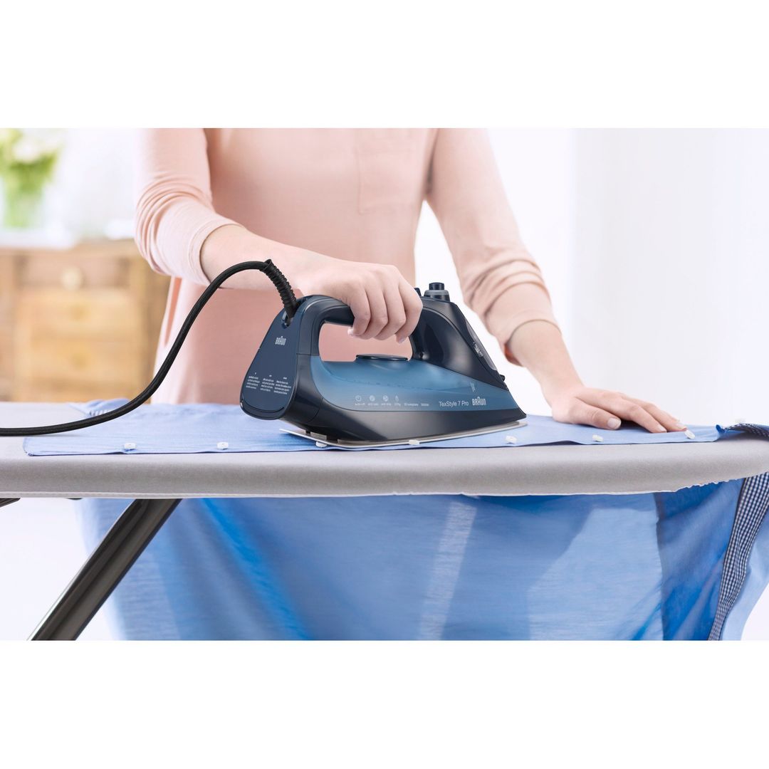 Braun TexStyle 7 Pro TexStyle 7 Steam Iron - Image 1