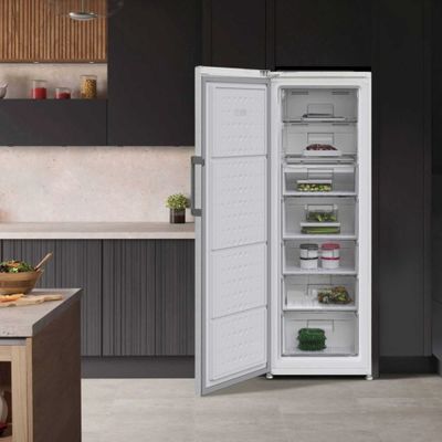 Blomberg 60cm Freestanding Frost Free Freezer FNM4671P White