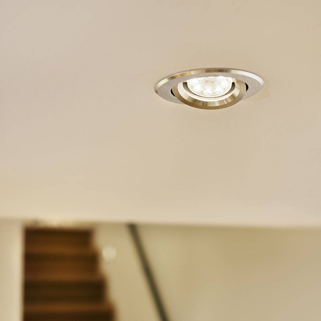 Philips GU10 PAR16 LED reflector bulb, 3.5W 2700K - Image 1