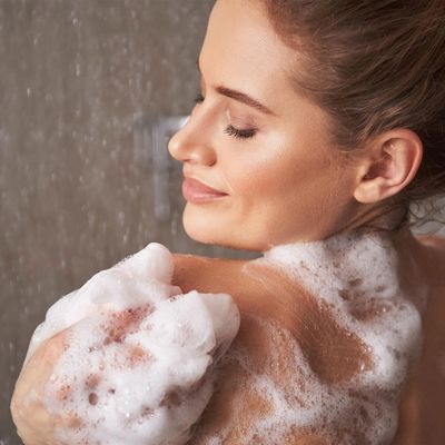 Radox Mineral Therapy Shower Gel Feel Revived Mandarin & Apricot Scent, 225ml - 3 - Thumbnail 2